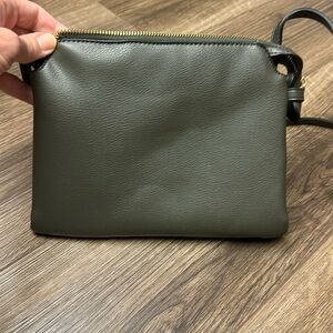 Smooth green crossbody